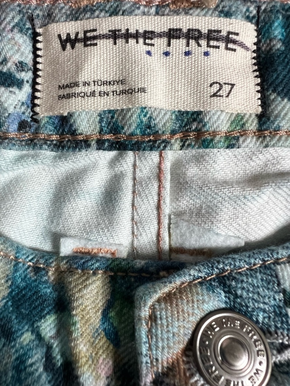 We The Free Tennessee Low-Rise
Illusions Jeans in Floral Canvas Size 27 NWT - Picture 9 of 11